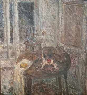 Лошадка на круглом столе