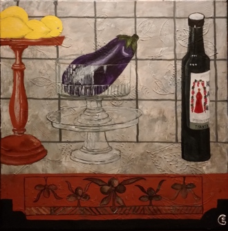 натюрморт с баклажаном в стеклянной вазе