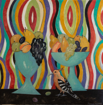 Удод и вазы с фруктами.