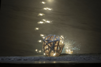 Мобили, меняющаяся структура (2022) из серии