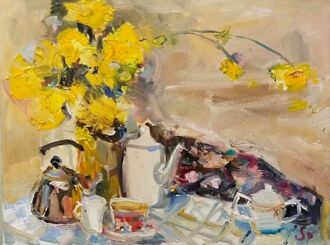 Чай под золотыми шарами.