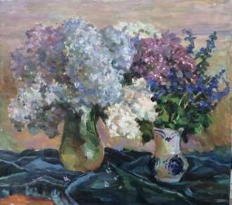 Сирень и синие цветы