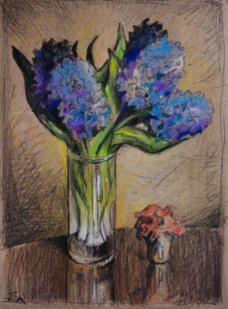 Синие гиацинты и маленькая петуния.