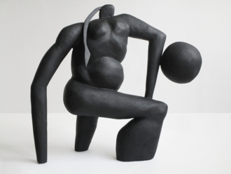 Фигура с мячом