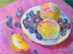 Персики и виноград