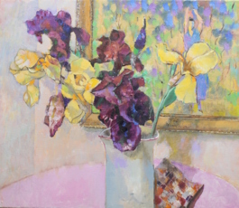 Ирисы на фоне картины