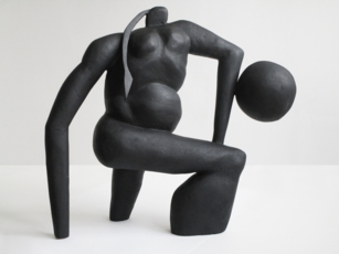 Фигура с мячом