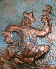 Чеканка . Играй музыкант. Хурчин.